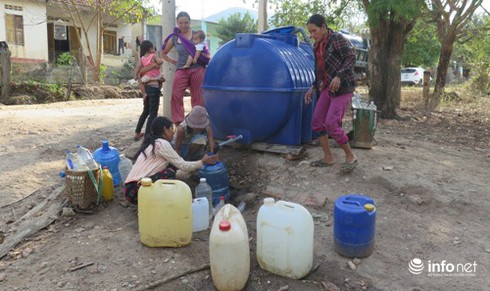 Giếng trơ đáy tháng ba, làng khát Kà Bầy được tiếp nước sạch - ảnh 1