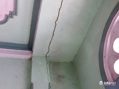 Thừa Thiên Huế: Phấp phỏng sống trong những ngôi nhà nứt toác vì mỏ đá nổ mìn - ảnh 2