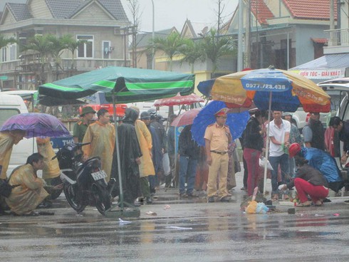 Huế: Ngã xuống đường, người phụ nữ bị xe đầu kéo tông tử vong - ảnh 1