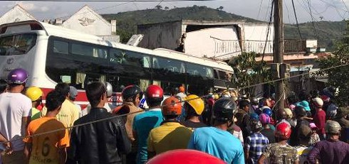 Đâu là nguyên nhân vụ tai nạn kinh hoàng giữa xe Thành Bưởi và Phương Trang? - ảnh 1