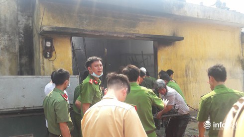 Chủ tịch huyện hủy họp, ra hiện trường chỉ đạo chữa cháy chợ Đồng Lê - ảnh 1