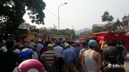 Chủ tịch huyện hủy họp, ra hiện trường chỉ đạo chữa cháy chợ Đồng Lê - ảnh 6