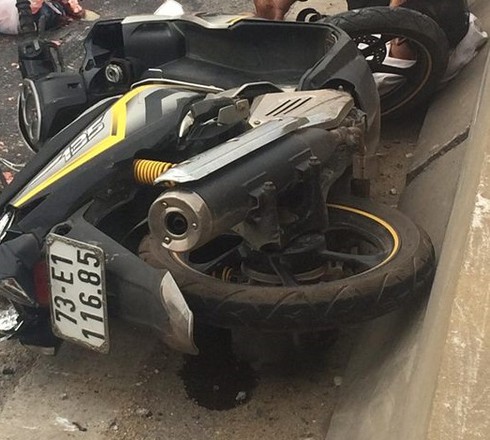 Khởi tố lái xe gây tai nạn làm hai mẹ con chết trên cầu - ảnh 1