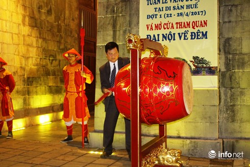 Đại nội Huế: Đón hàng nghìn lượt du khách trong đêm mở cửa đầu tiên - ảnh 2