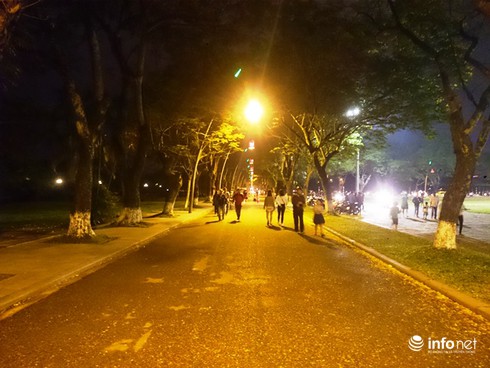 Đại nội Huế: Đón hàng nghìn lượt du khách trong đêm mở cửa đầu tiên - ảnh 5