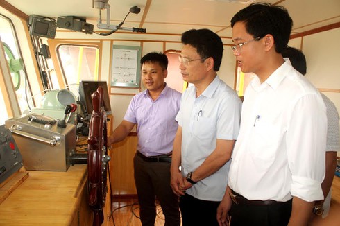 Ngư dân Vũng Áng hạ thủy tàu vỏ thép giá 19 tỉ đồng - ảnh 2