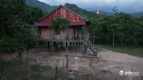 Những chuyện khó tin ở bản Dốc Mây, kỳ 3: Những người thầy mang áo lính - ảnh 6