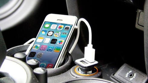 Không nên bỏ gì trong xe để tránh gây nổ trời nắng nóng? - ảnh 2