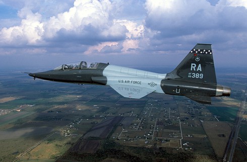 Không lực Mỹ: Quá nhiều dự án máy bay đắt tiền - ảnh 2