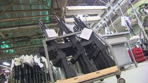 Nga: Hãng vũ khí Kalashnikov hưởng lợi từ cấm vận - ảnh 2