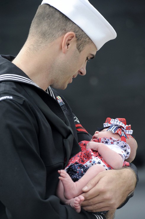 10 bức ảnh đẹp nhất của Hải quân Mỹ trong năm 2014 - ảnh 6