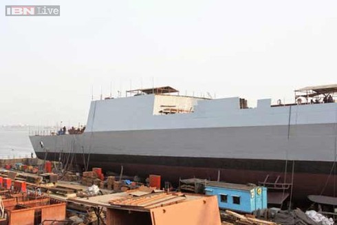 Ấn Độ hạ thủy tàu chiến bí mật mới: Trung Quốc hãy coi chừng! - ảnh 1