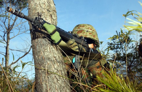 Nhật Bản điều quân đến vùng tranh chấp, Trung Quốc “nóng mặt