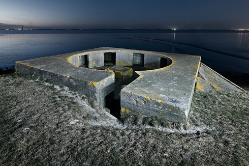 Hình ảnh boongke Đức quốc xã bỏ hoang 70 năm sau Thế chiến II - ảnh 9