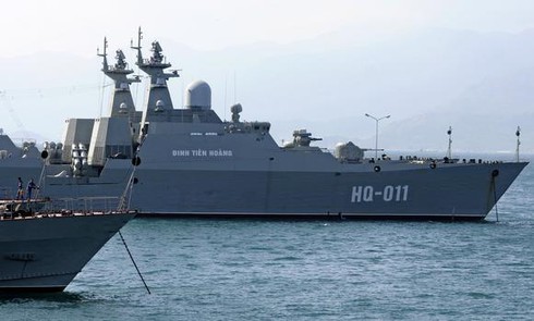 Vịnh Cam Ranh: Con