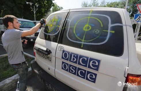 Ly khai Donetsk: Giám sát viên OSCE bị “quấy rối chính trị