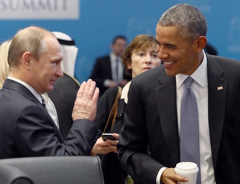 Đông Âu lo ngại EU nới lỏng cấm vận Nga sau vụ khủng bố ở Paris - ảnh 1