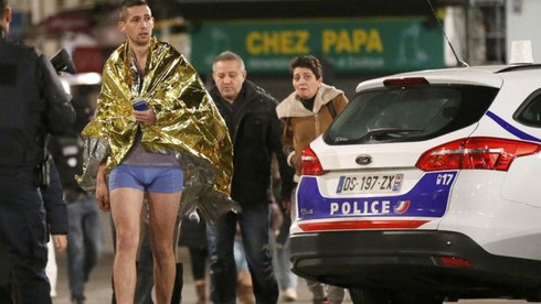 Pháp: Thêm 3 nghi can khủng bố bị tiêu diệt, một tên tự sát bằng bom - ảnh 1