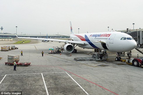 Máy bay Malaysia Airlines… bay nhầm hướng sau khi cất cánh - ảnh 2