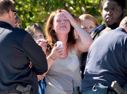 Obama bật khóc, kêu gọi quốc hội Mỹ “dũng cảm giới hạn sở hữu súng” - ảnh 2