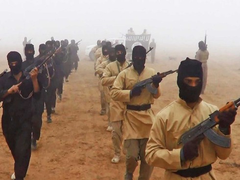 IS dùng Facebook buôn bán vũ khí - ảnh 1