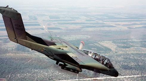 Quân đội Mỹ dùng máy bay thời Chiến tranh Việt Nam chống IS - ảnh 1