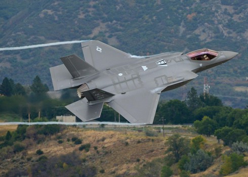 Không quân Mỹ tuyên bố phi cơ tiêm kích F-35 sẵn sàng tham chiến - ảnh 2