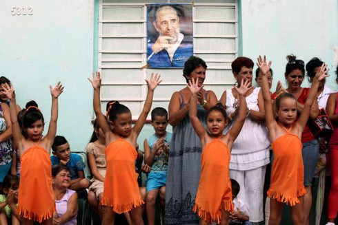 Cựu chủ tịch Fidel Castro cảm ơn người dân Cuba nhân sinh nhật lần thứ 90 - ảnh 1