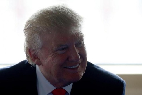 Trump khiến Clinton