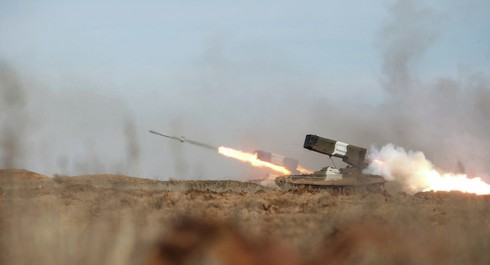 Nga công bố pháo phản lực TOS-1A được cải tiến tầm bắn - ảnh 1