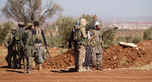 Chính sách Syria của ông Trump giống kế hoạch cũ của bà Hillary? - ảnh 1