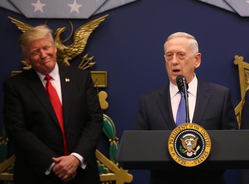 Bộ trưởng Quốc phòng của Trump vội vàng công du để