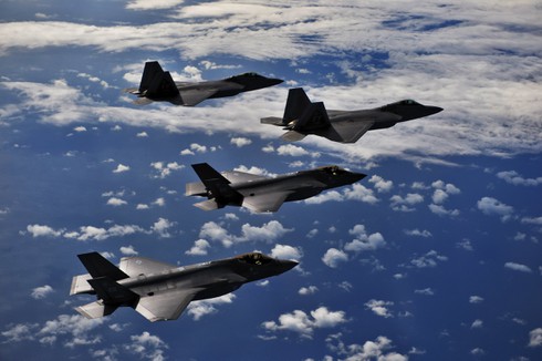 Tướng Mỹ ngại so sánh F-35 với máy bay tàng hình Trung Quốc - ảnh 1