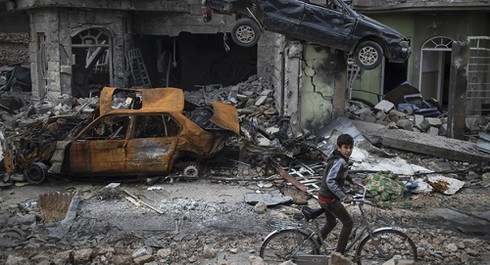 Phiến quân IS núp mình sau lưng con tin, quân đội Iraq tiến sâu vào Mosul - ảnh 1