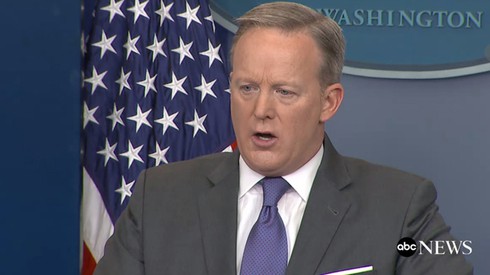 Sean Spicer: Đừng kết tội Assad là tội phạm chiến tranh, để việc đó cho tòa án - ảnh 1
