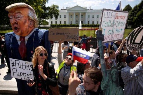 Giám đốc FBI bị Trump