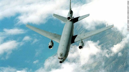 Moscow xin lỗi khi tiêm kích Nga “trêu ngươi” máy bay quân sự Mỹ ở Syria - ảnh 1