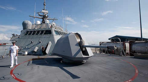 Tàu chiến Mỹ đến Qatar diễn tập dù Doha bị lên án “tài trợ khủng bố” - ảnh 1