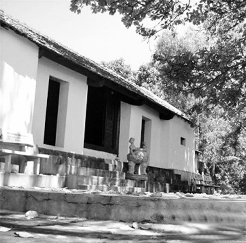 Kỳ lạ miếu Bà linh thiêng, miếu Ông bị sét đánh nhiều lần - ảnh 4