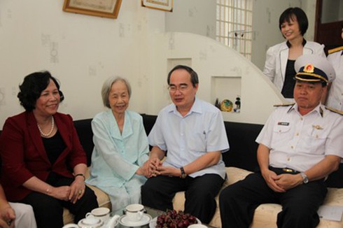 Không quên công ơn các anh hùng liệt sĩ Hải quân - ảnh 1