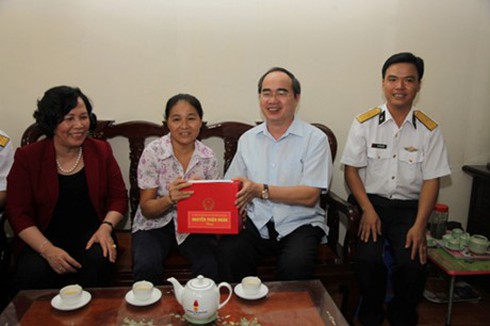 Không quên công ơn các anh hùng liệt sĩ Hải quân - ảnh 2