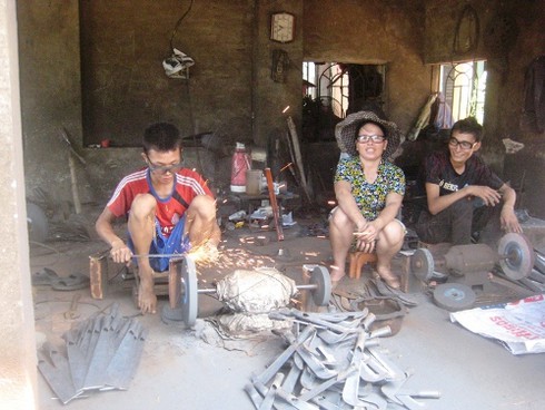 6 tháng trồng lúa không bằng 1 tuần làm thuê! - ảnh 2