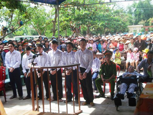 Bình Định: Xét xử nhóm côn đồ đánh trọng thương nguyên Phó CA xã - ảnh 1