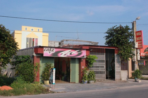 Động mại dâm ẩn trong quán cà phê 8X - ảnh 1