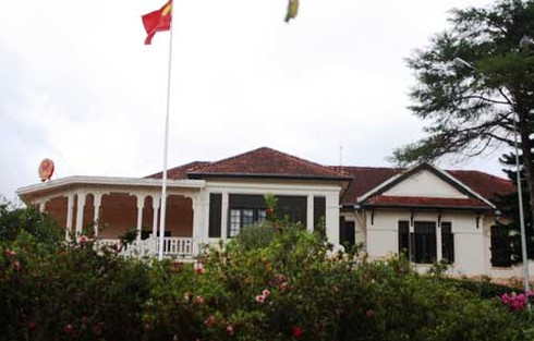 trụ sở, hành chính