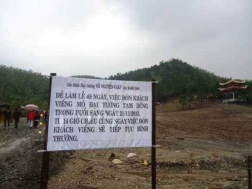 Tạm ngừng viếng mộ Đại tướng để làm lễ 49 ngày - ảnh 11