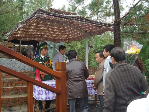 Tạm ngừng viếng mộ Đại tướng để làm lễ 49 ngày - ảnh 5