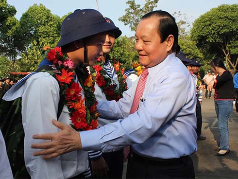 Đóng tiền thay nghĩa vụ: Chỉ có con nhà nghèo nhập ngũ? - ảnh 2