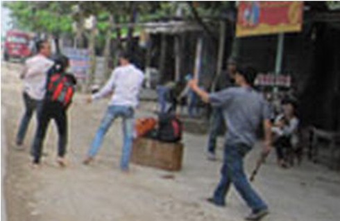 Vợ kêu thất thanh vì chồng đuổi chém - ảnh 1