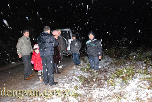 Tuyết rơi sớm ở Đồng Văn: Dày nhất trong vòng 10 năm - ảnh 6